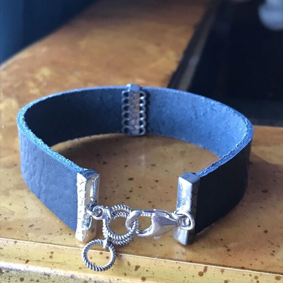 Natural Sleeping Beauty Turquoise Leather Arrow Bracelet - Picture 3 of 9